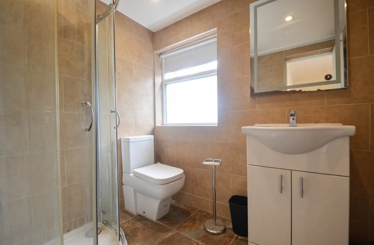 Englefield Green, Egham, photo 2