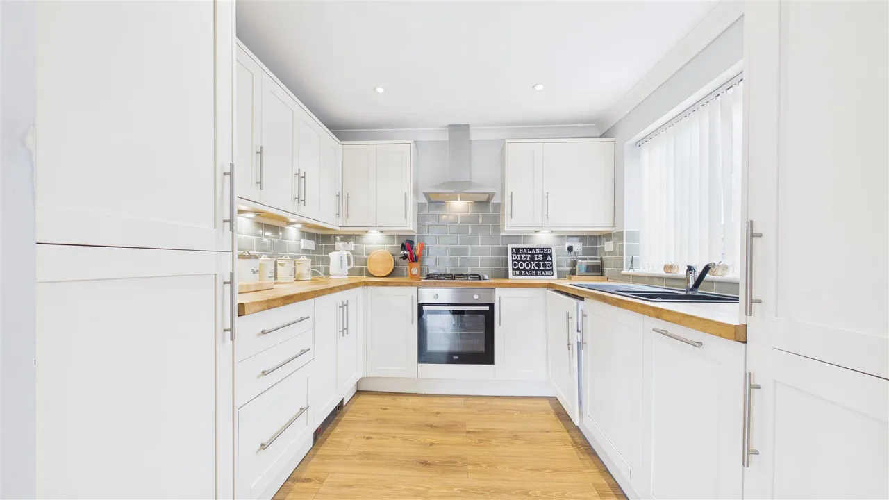 The Grove, Market Deeping, photo 2