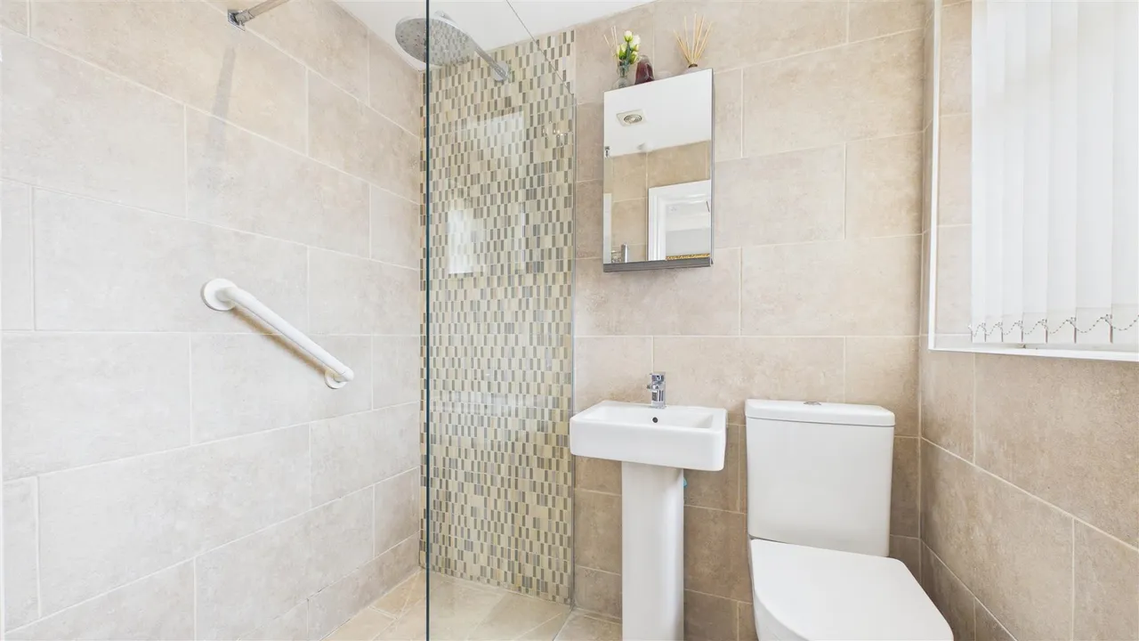 The Grove, Market Deeping, photo 11