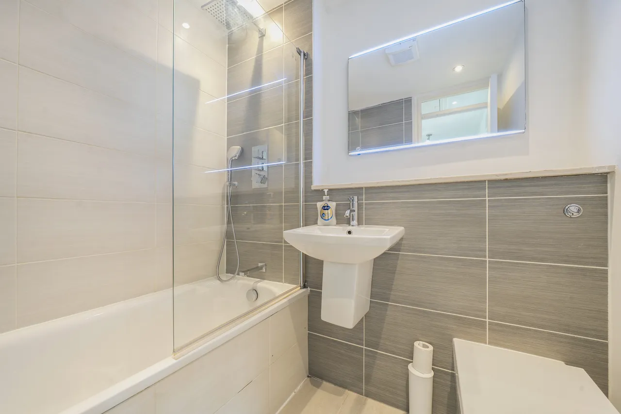 Francis Close, E14, photo 6