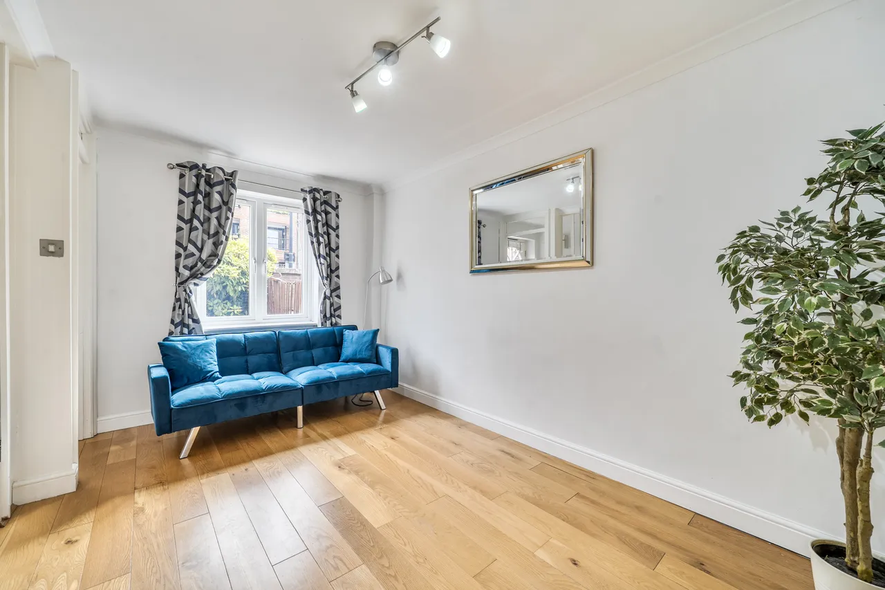 Francis Close, E14, photo 2