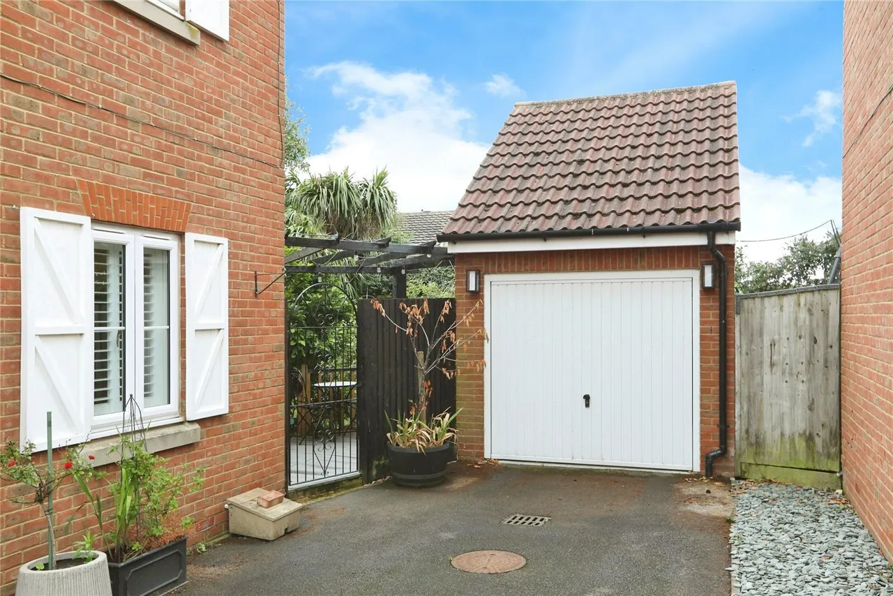 Mallard Crescent, Iwade, Sittingbourne, Kent, ME9, photo 5