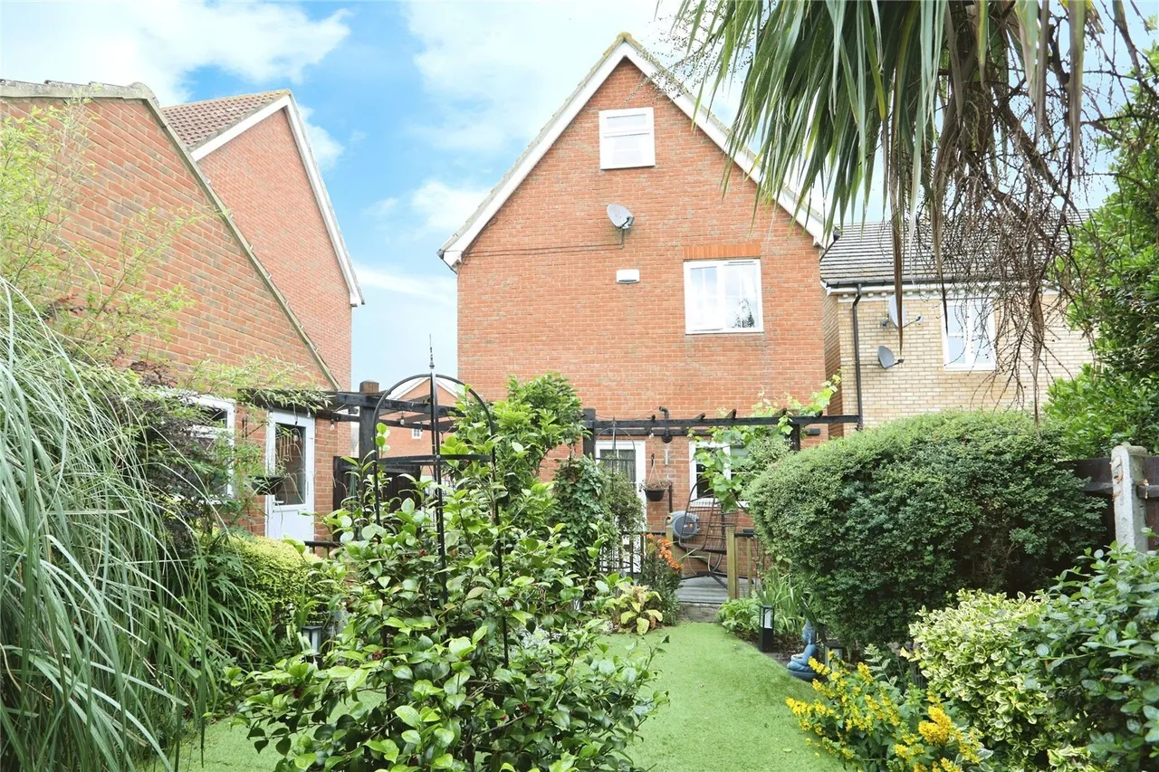 Mallard Crescent, Iwade, Sittingbourne, Kent, ME9, photo 2