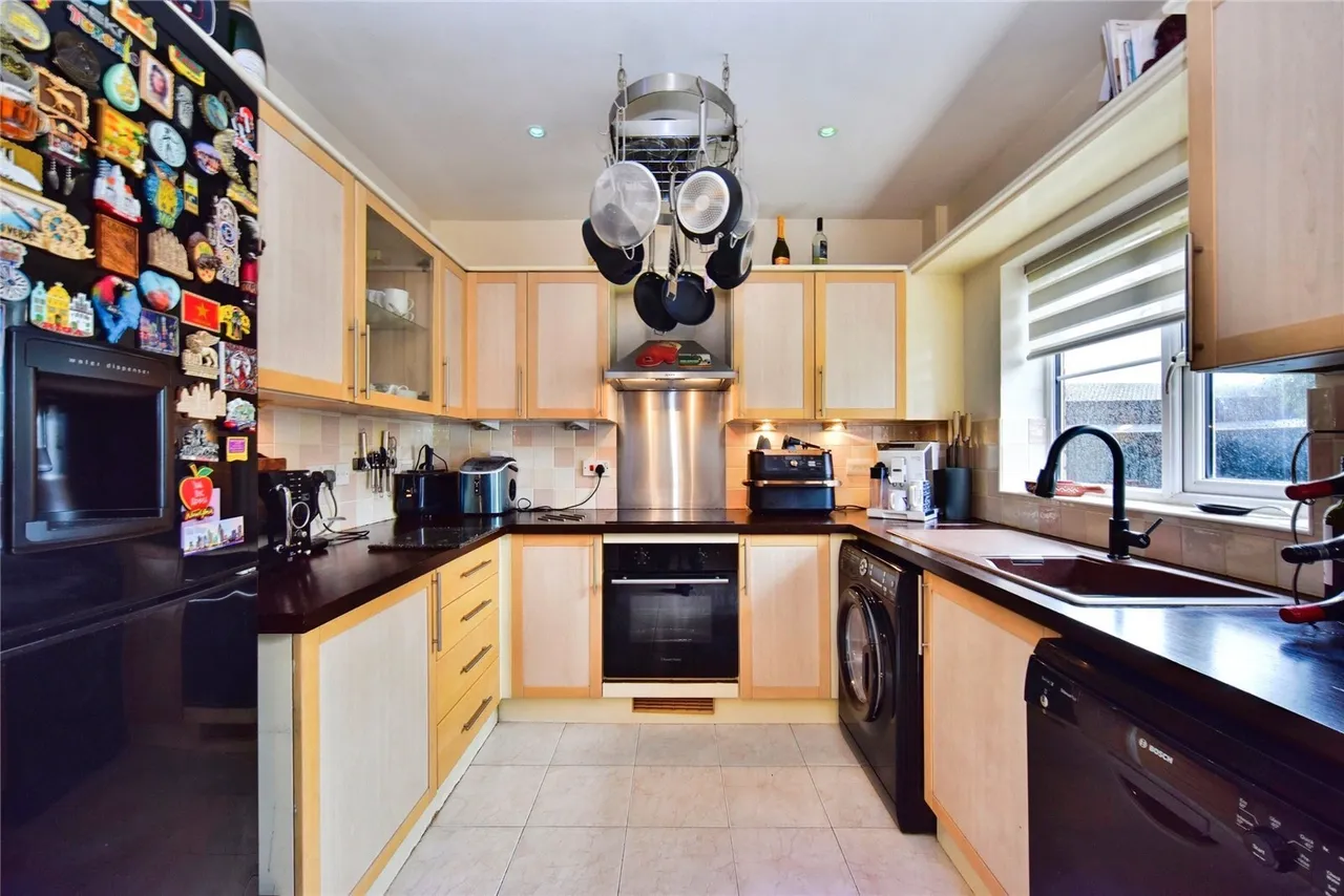 Mallard Crescent, Iwade, Sittingbourne, Kent, ME9, photo 12