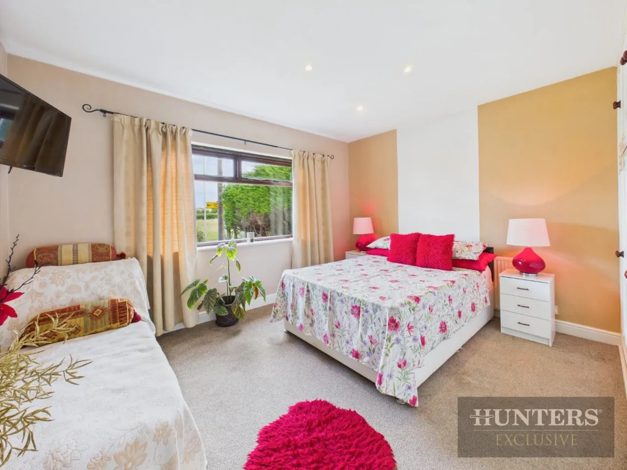 High Street, Burniston, YO13, photo 4