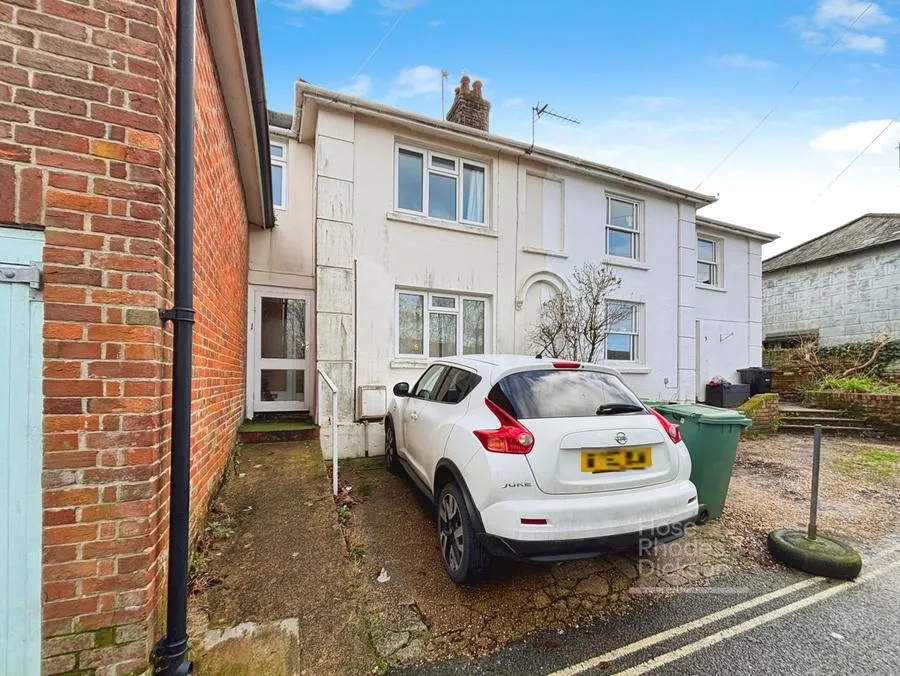 2 bed house for sale, Elm Grove, Newport, PO30