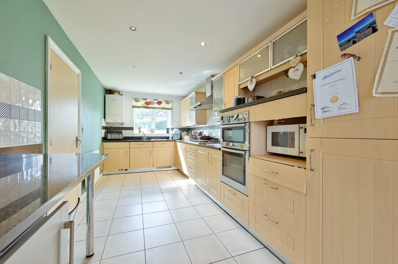 118 Rickmansworth Road, Watford, photo 3