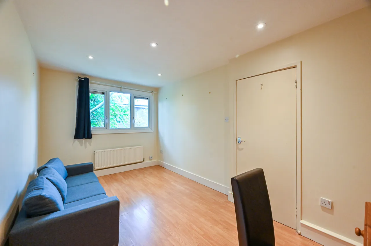 4 Faraday Close, London, photo 10