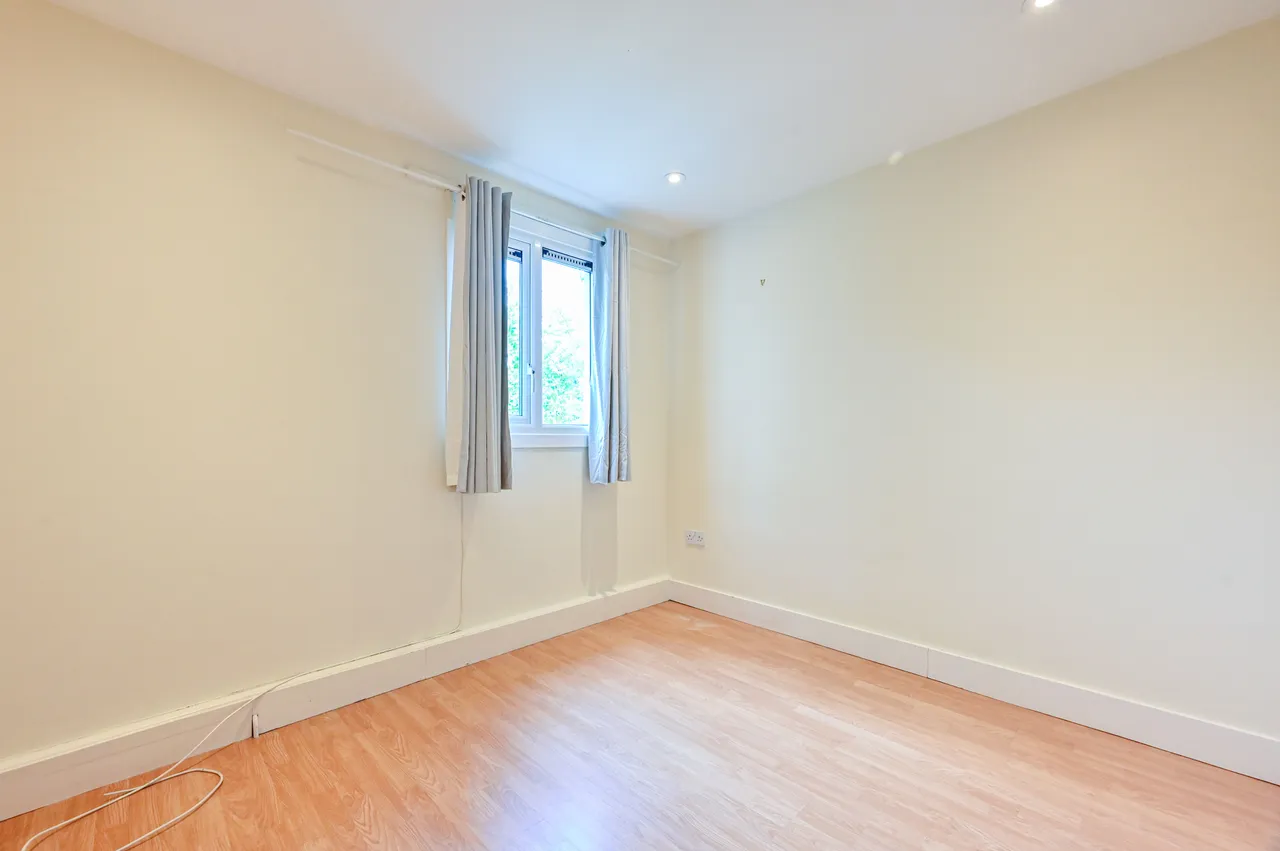 4 Faraday Close, London, photo 4