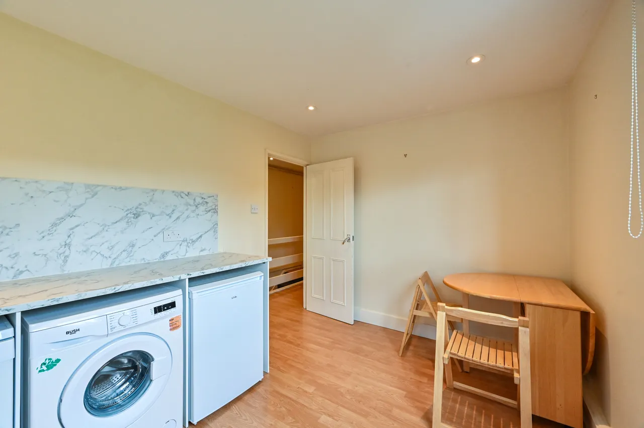 4 Faraday Close, London, photo 8
