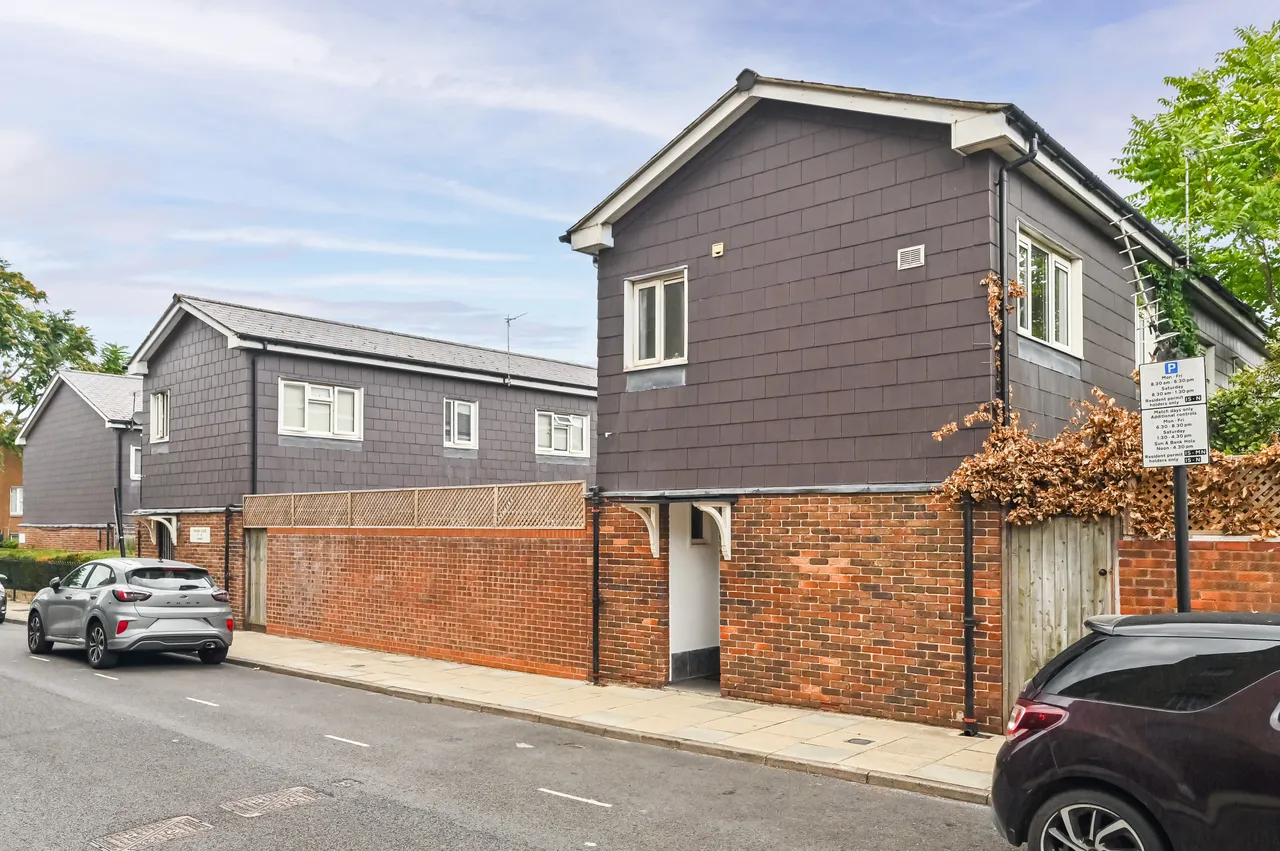 1 bed flat to rent — 4 Faraday Close, London