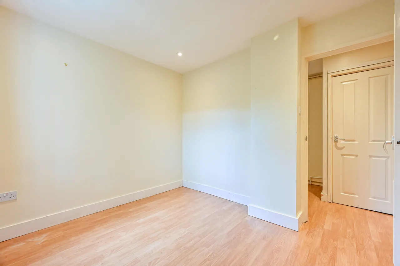 4 Faraday Close, London, photo 6