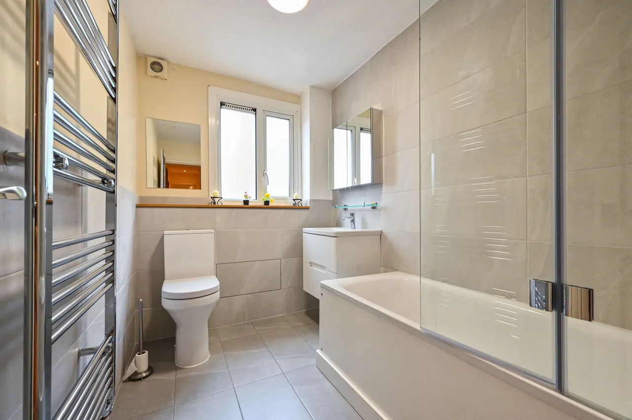 4 Faraday Close, London, photo 9