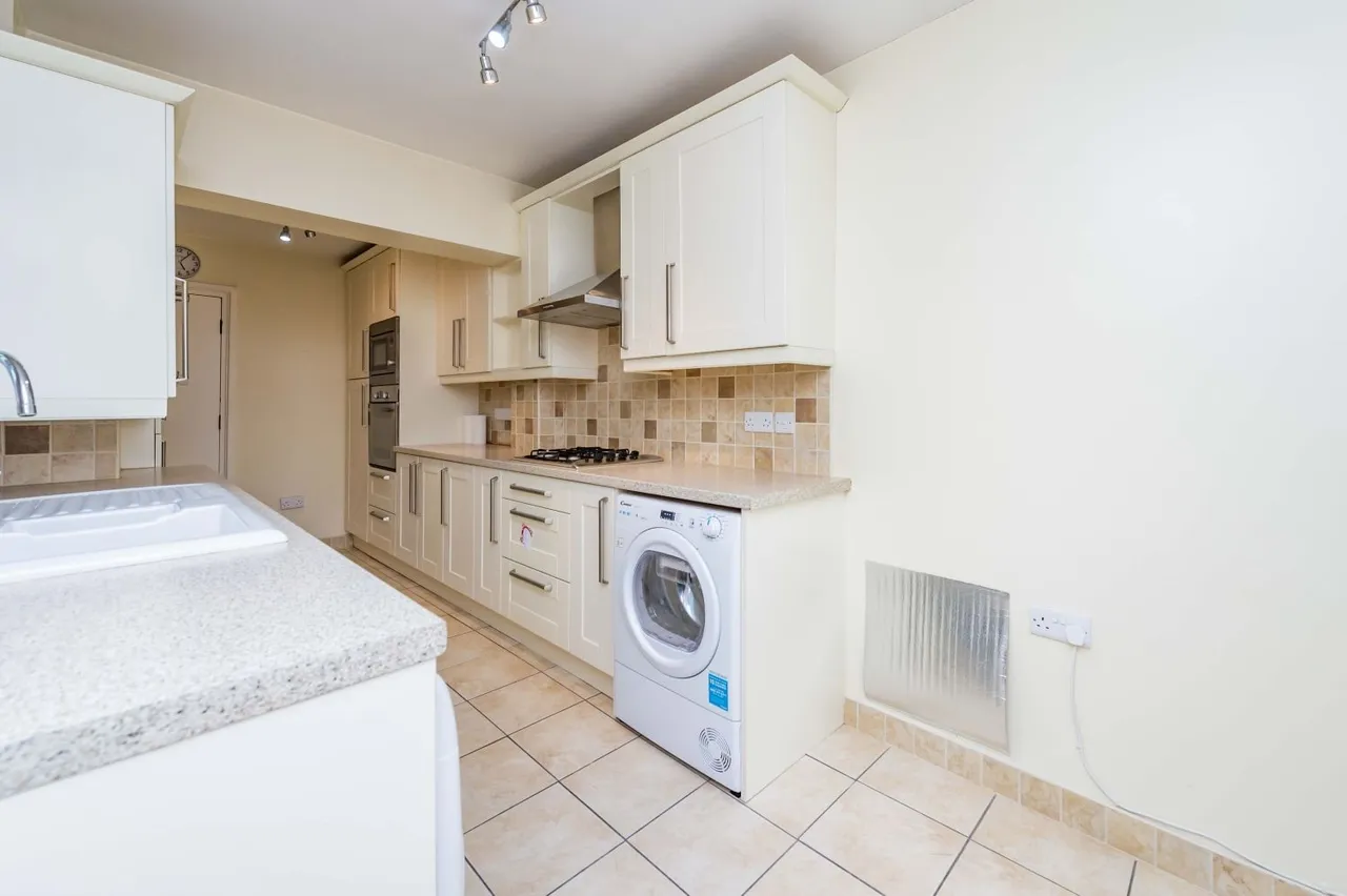 St. Barbaras Place, Park Hall, SY11, photo 5