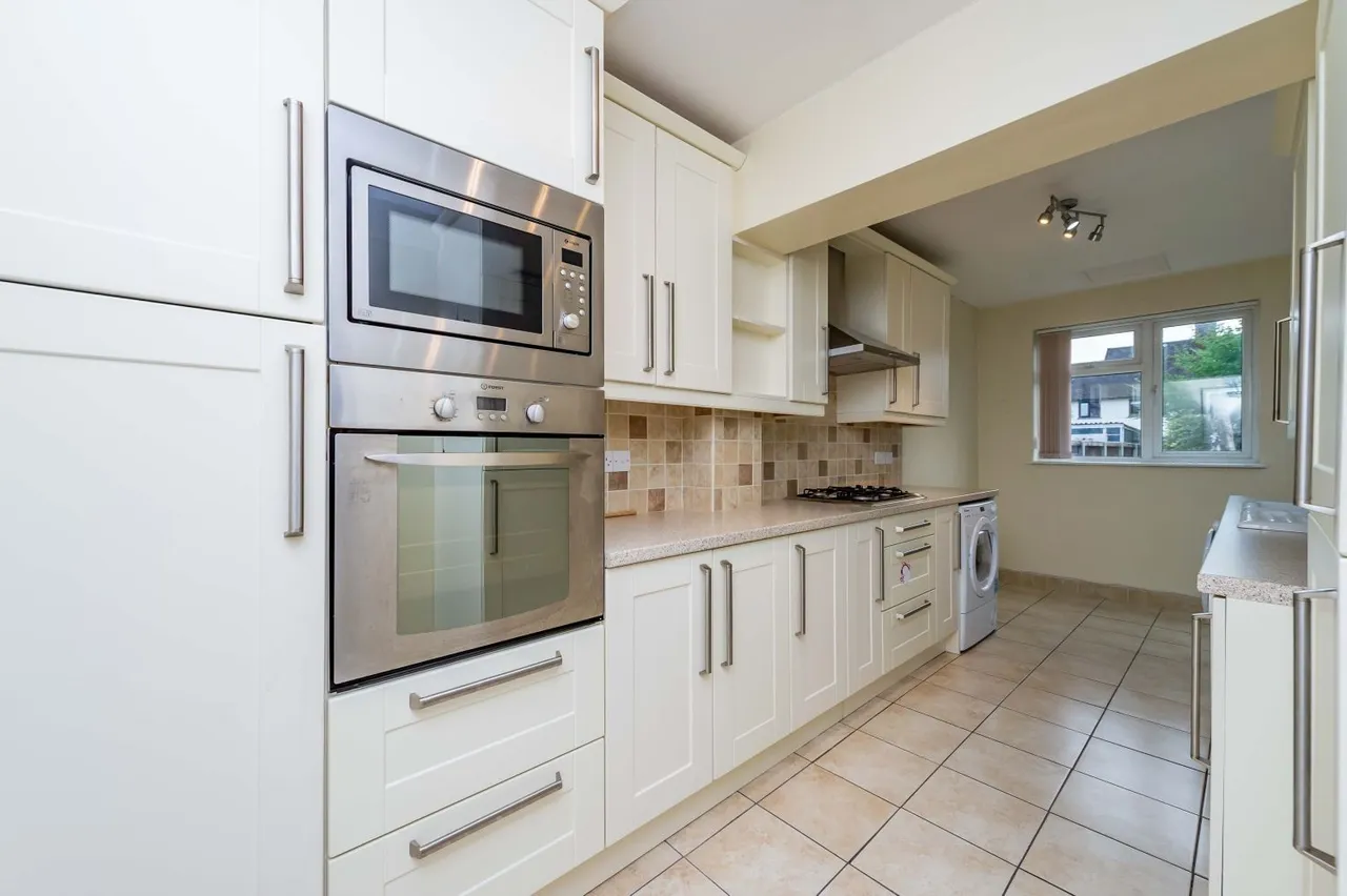 St. Barbaras Place, Park Hall, SY11, photo 4