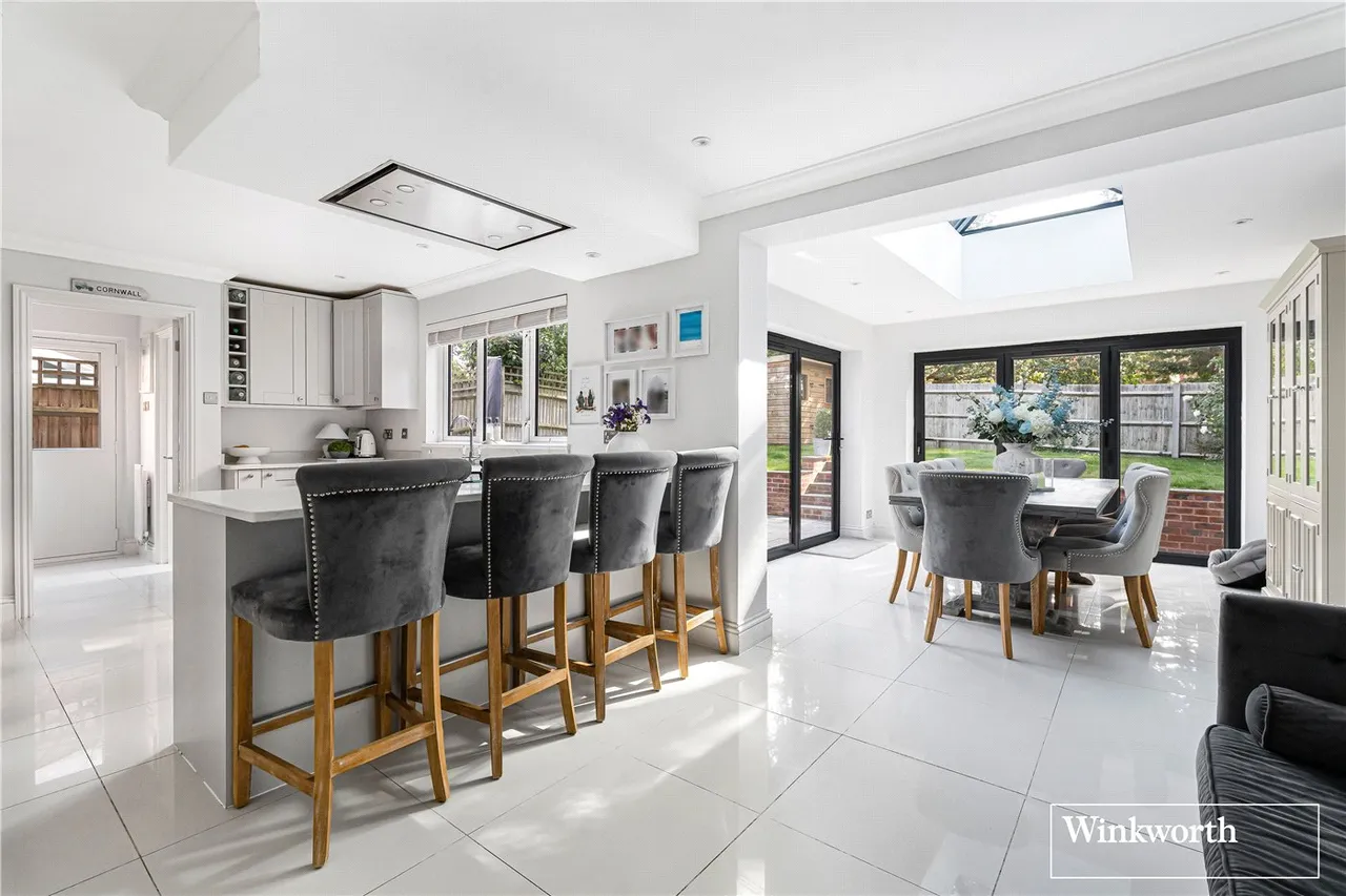 Butler Road, Bagshot, Surrey, GU19, photo 11
