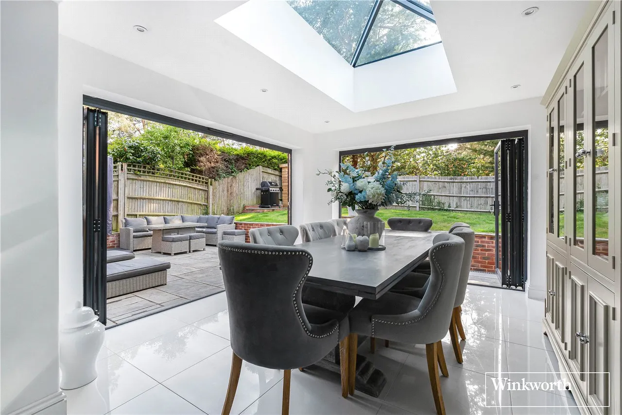Butler Road, Bagshot, Surrey, GU19, photo 9