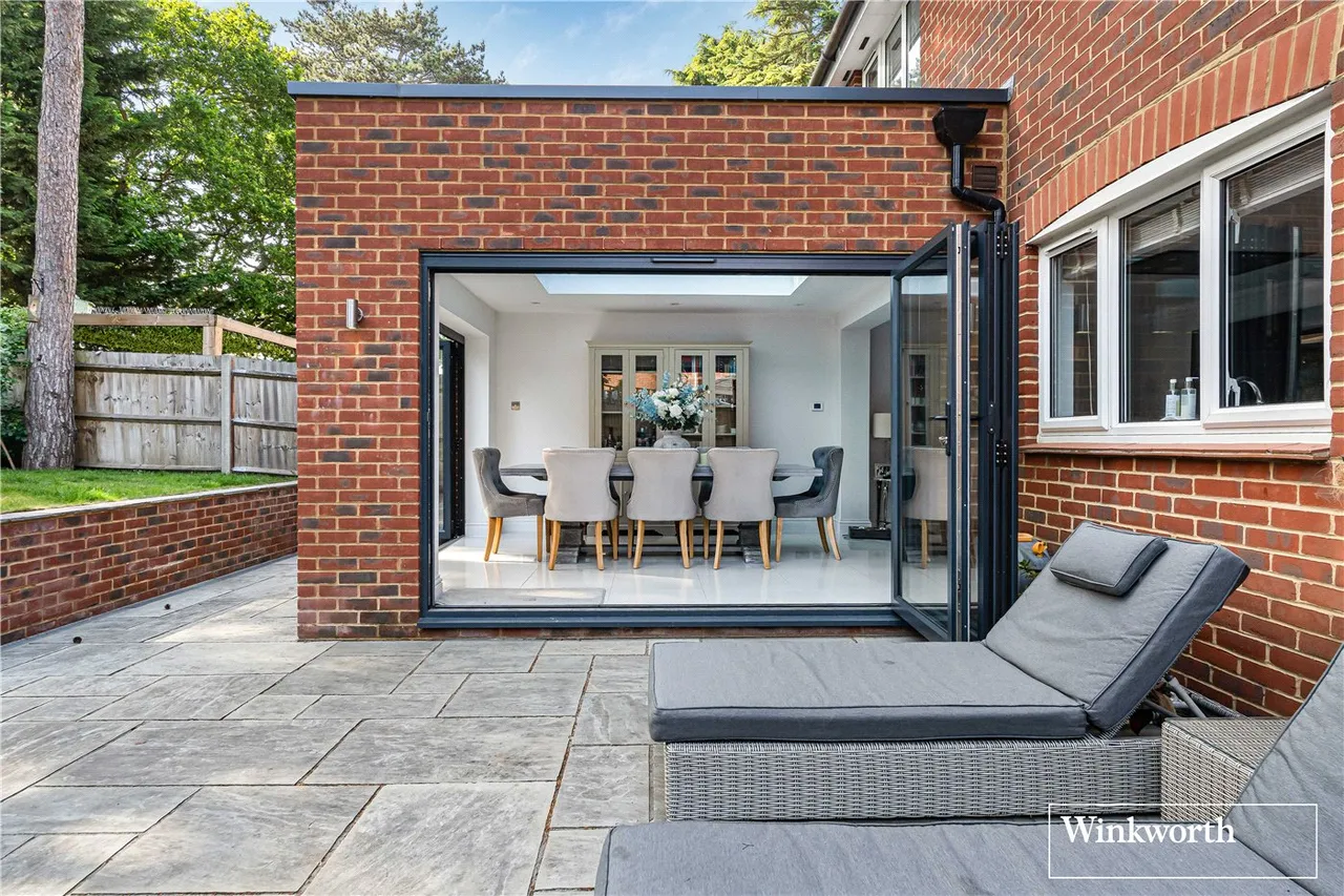 Butler Road, Bagshot, Surrey, GU19, photo 2