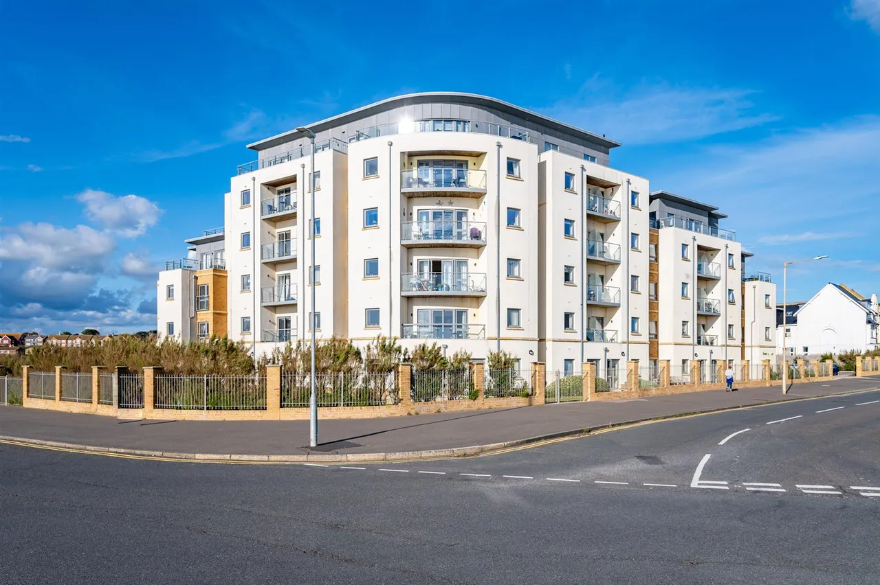 1 bed flat for sale, Dane Road, Seaford