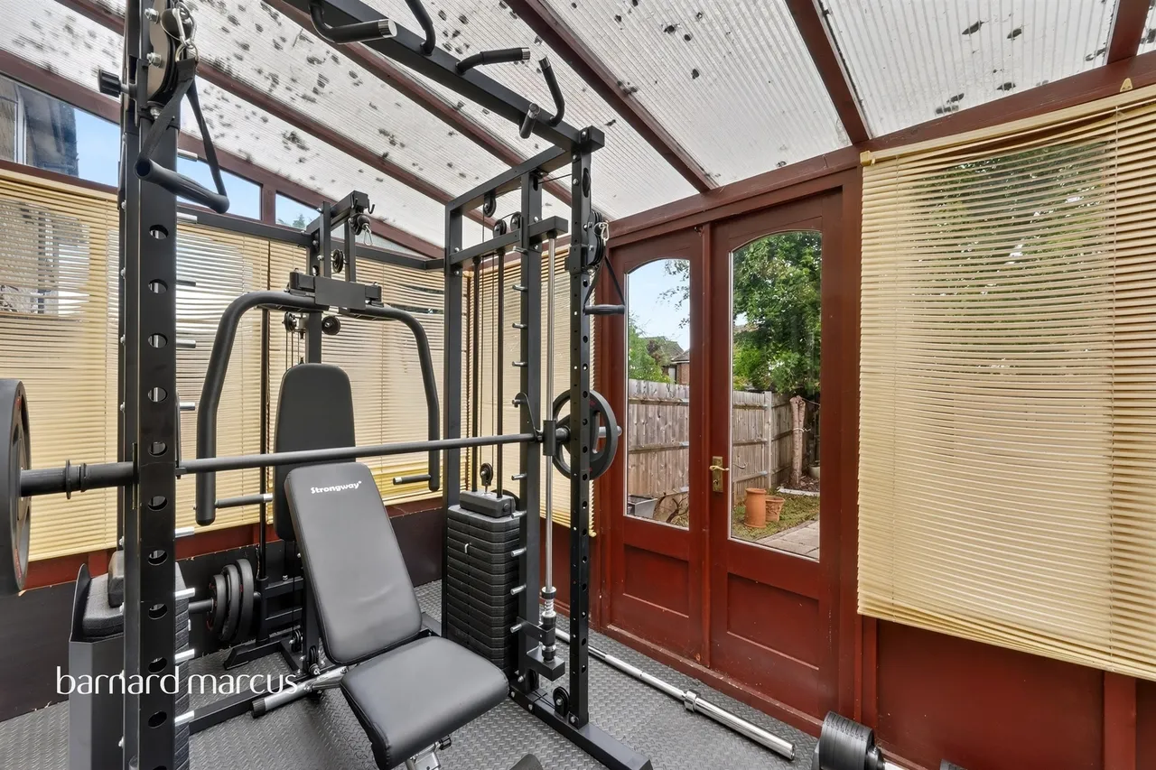 Long Walk, Epsom, KT18, photo 5