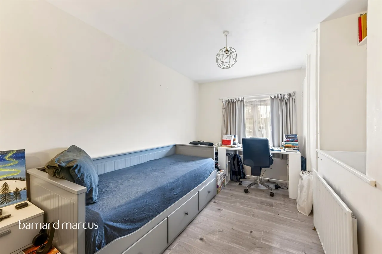 Long Walk, Epsom, KT18, photo 9