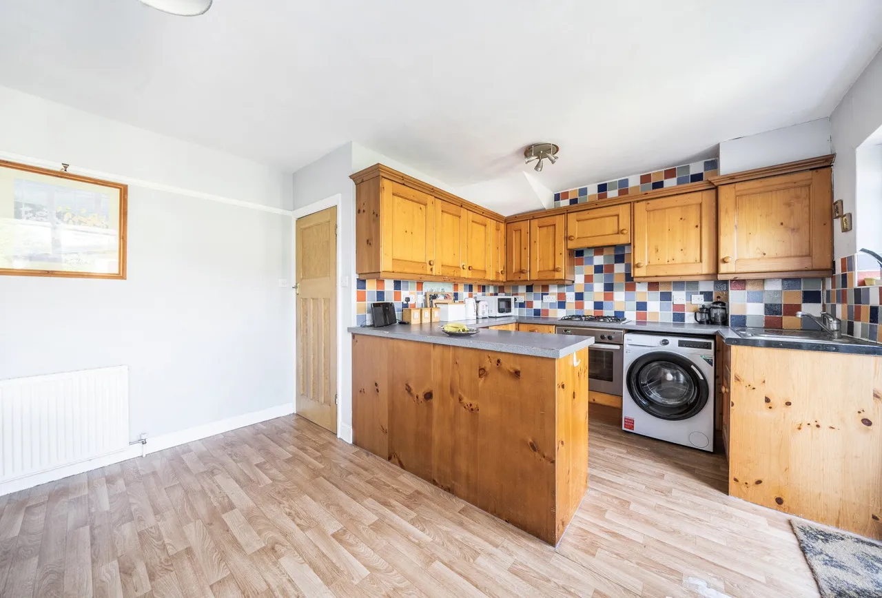 Commonside East, Mitcham, CR4 1HH, photo 11