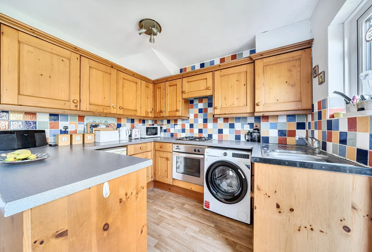 Commonside East, Mitcham, CR4 1HH, photo 4