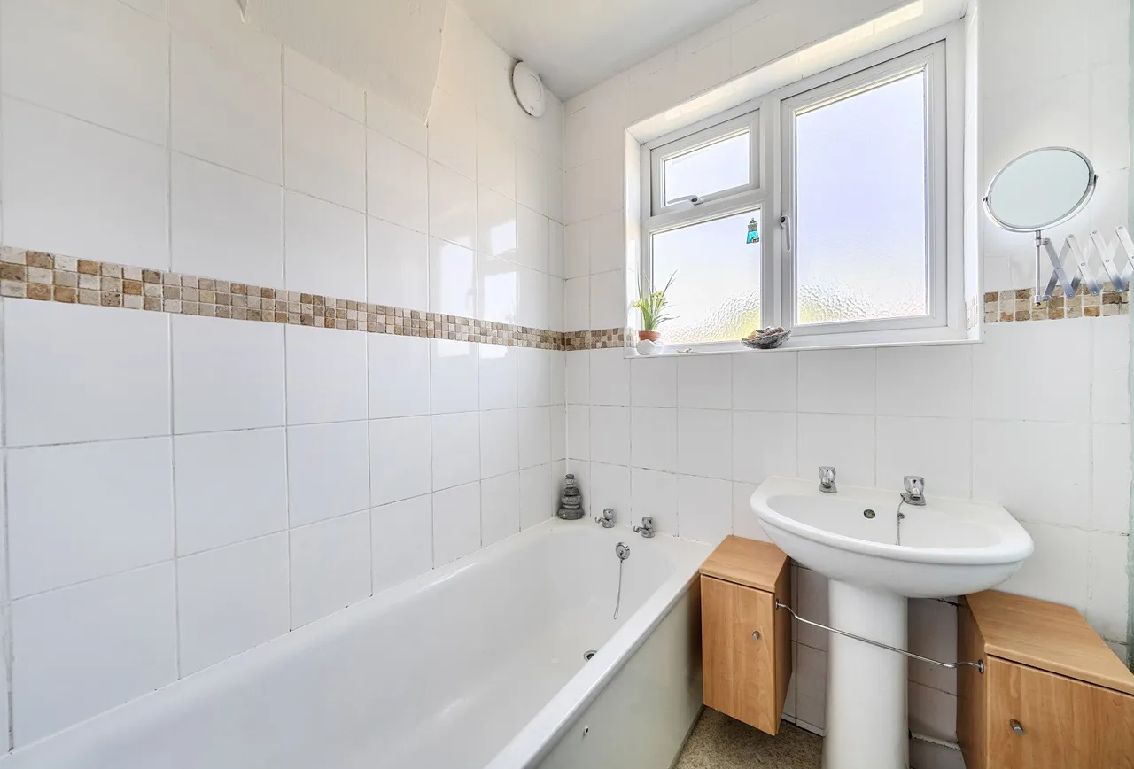Commonside East, Mitcham, CR4 1HH, photo 13