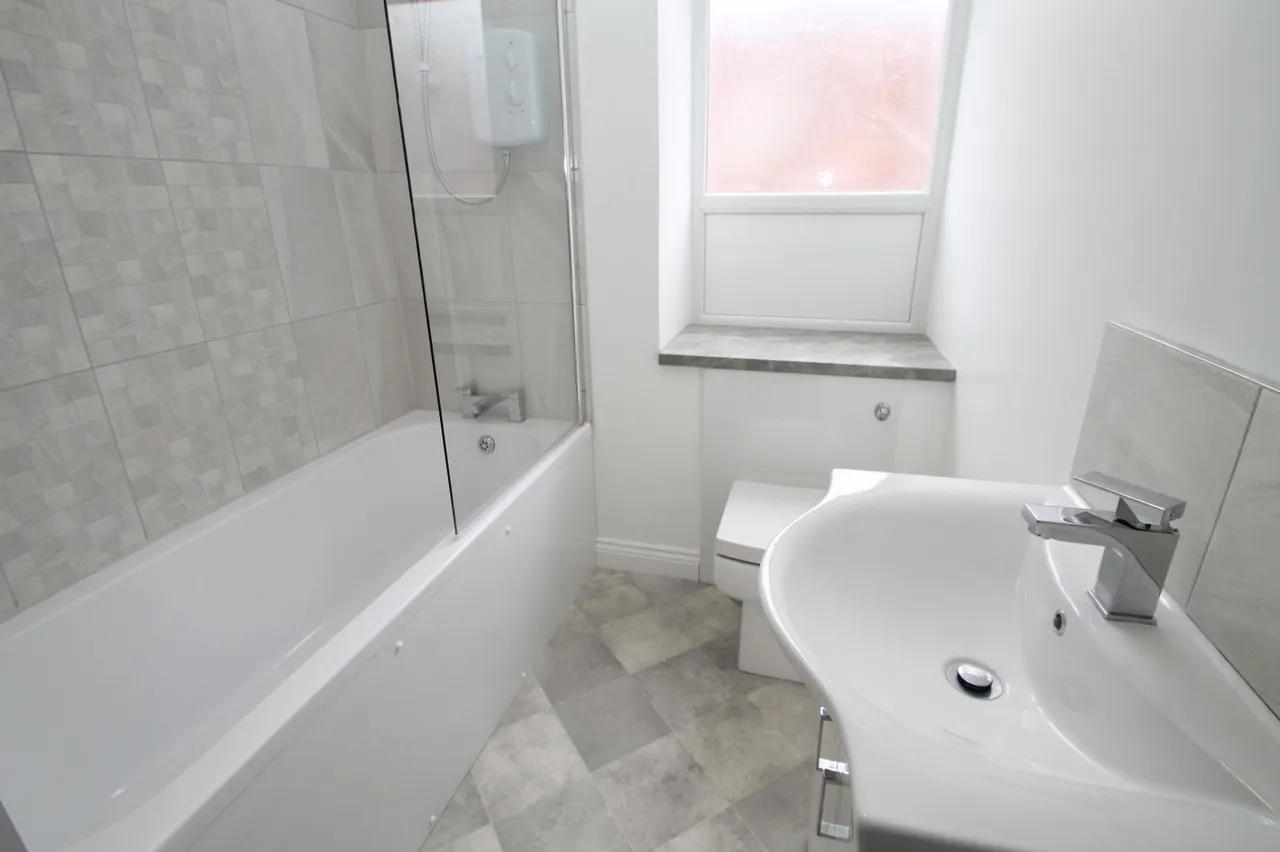 Hartley Grove, Woodhouse, LS6, photo 11
