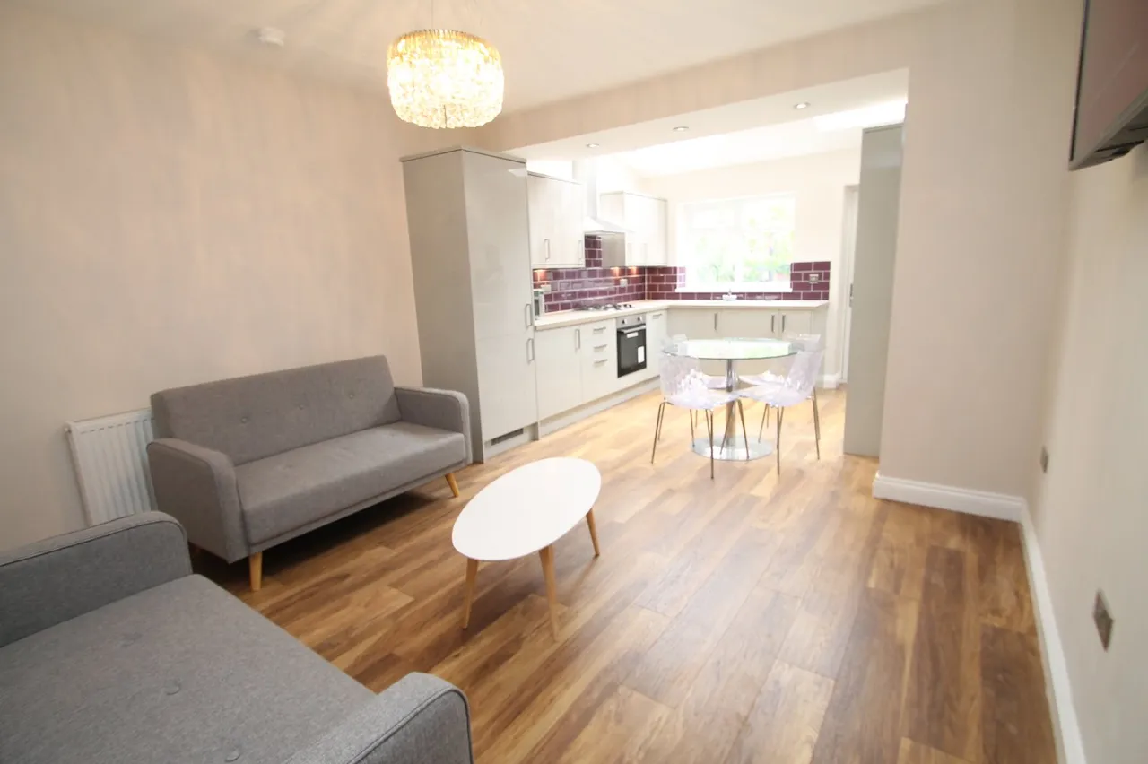 Hartley Grove, Woodhouse, LS6, photo 4