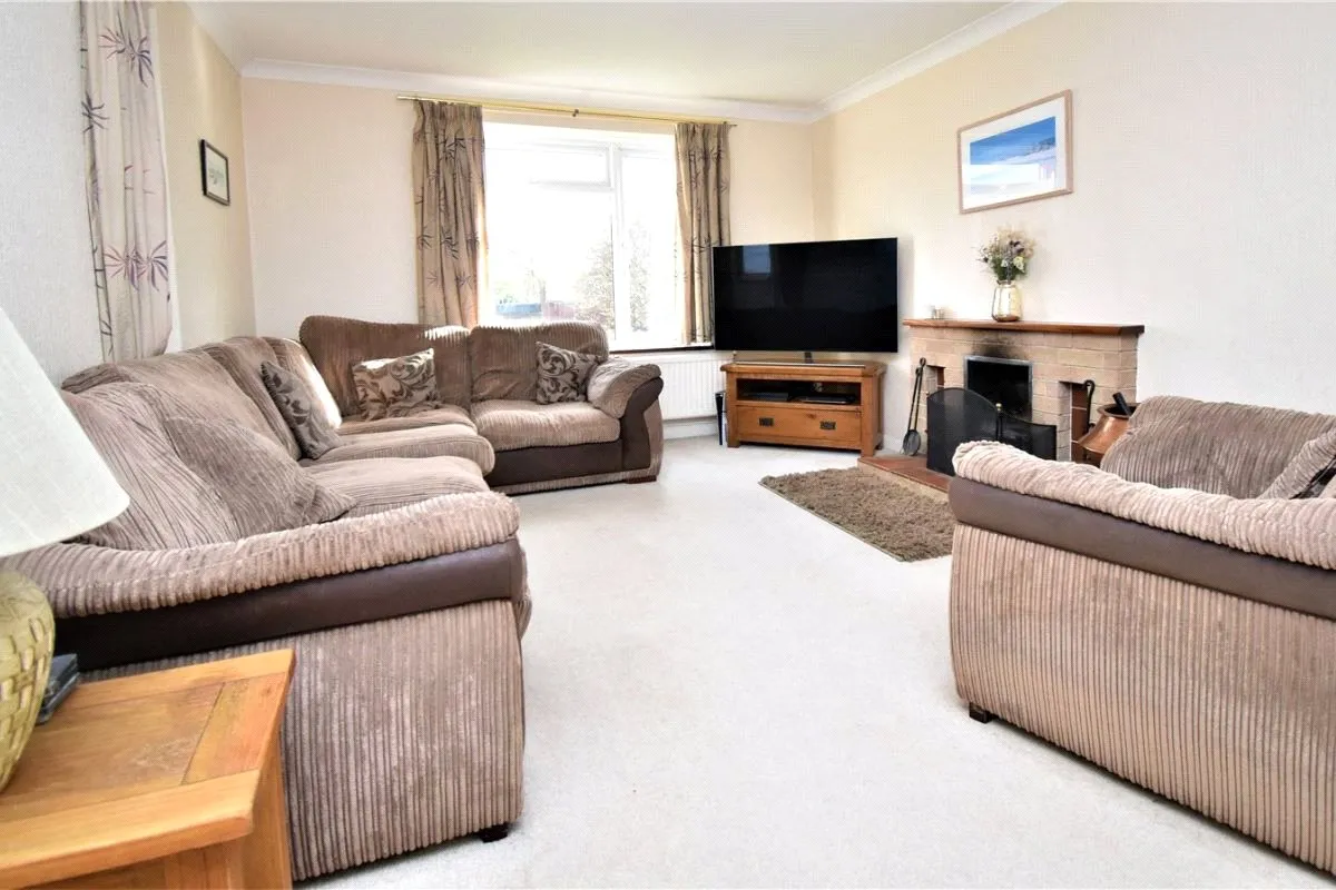 Middle Mead, Hook, Hampshire, RG27 9TE, photo 6