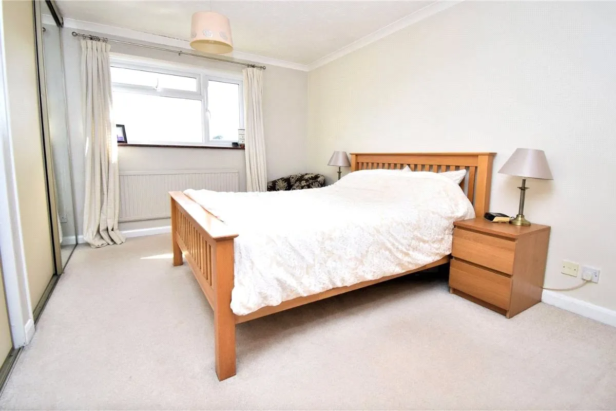 Middle Mead, Hook, Hampshire, RG27 9TE, photo 8
