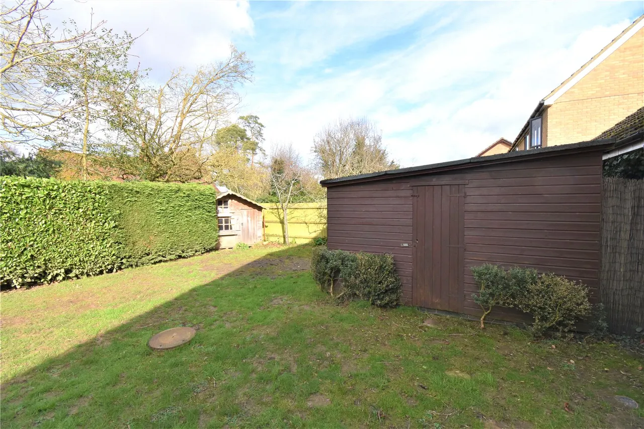 Middle Mead, Hook, Hampshire, RG27 9TE, photo 14