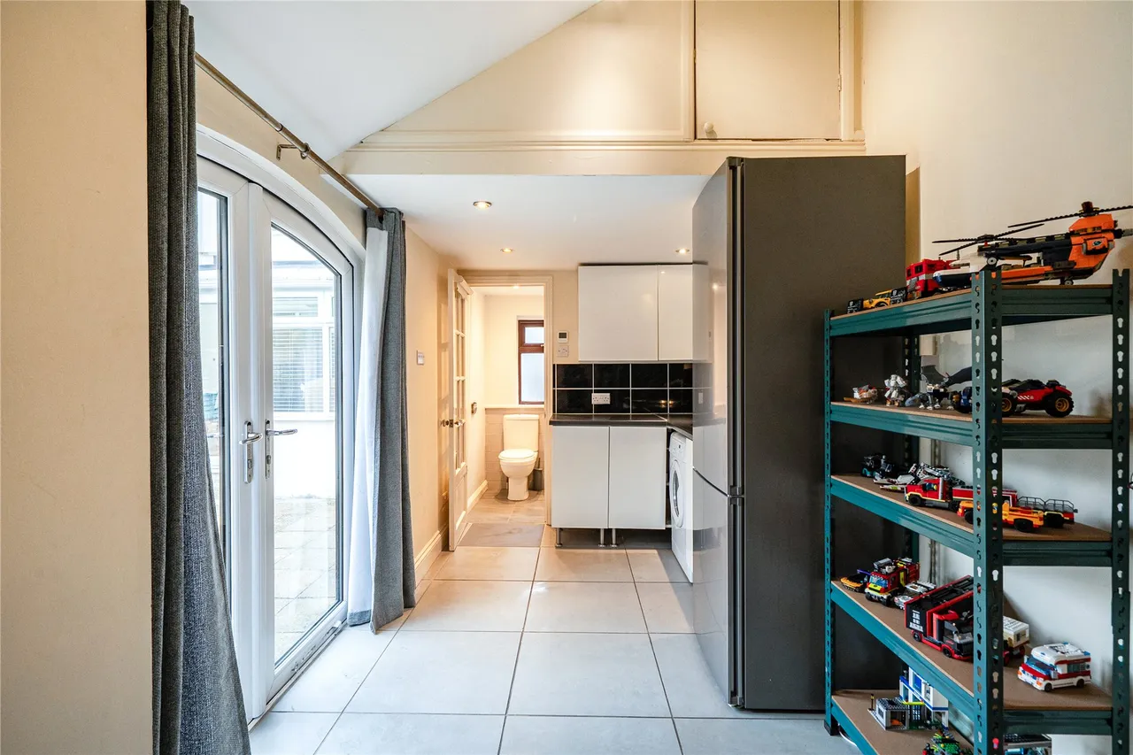 Beresford Avenue, Surbiton, KT5, photo 13