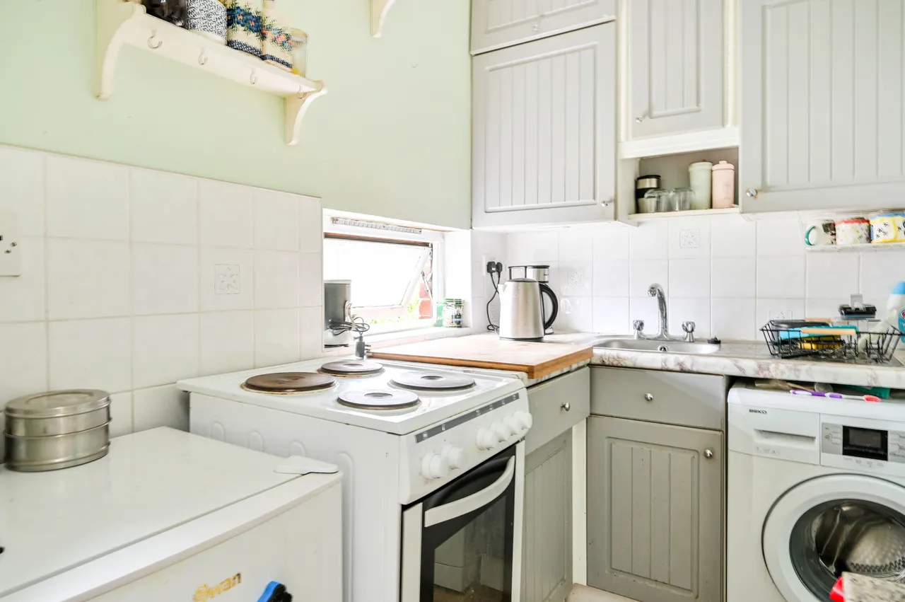 20 Veryan, Woking, photo 3