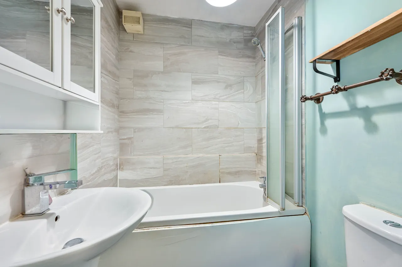 20 Veryan, Woking, photo 7