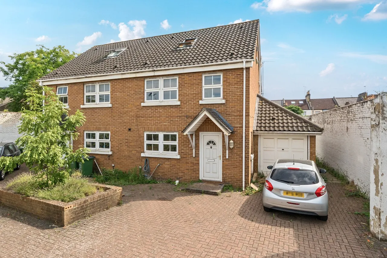 4 bed house for sale — Felltram Mews, SE7