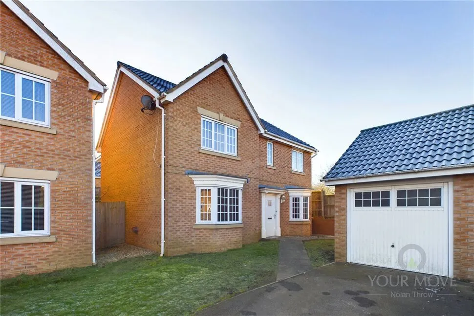 4 bed house to rent — Chalon Close, Wellingborough, Northamptonshire, NN8