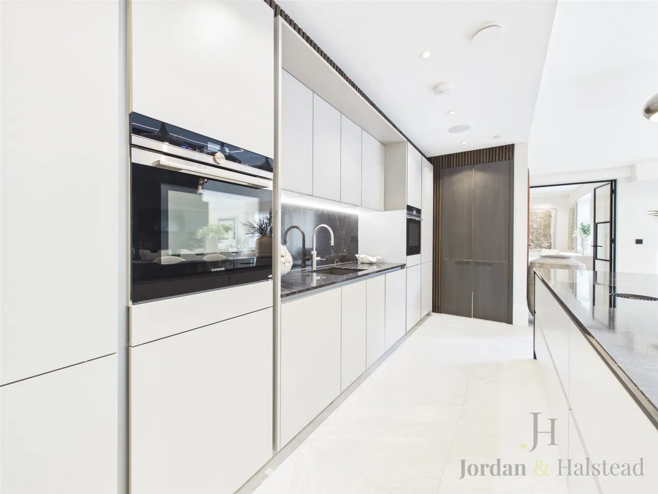 Macclesfield Road, Prestbury, Macclesfield, Cheshire, SK10 4BH, photo 24