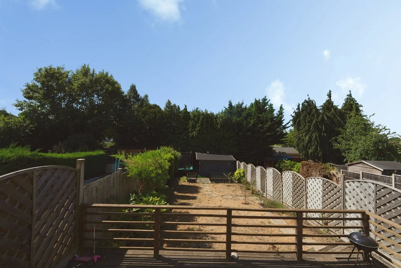 Blackwell Drive, Watford, photo 12