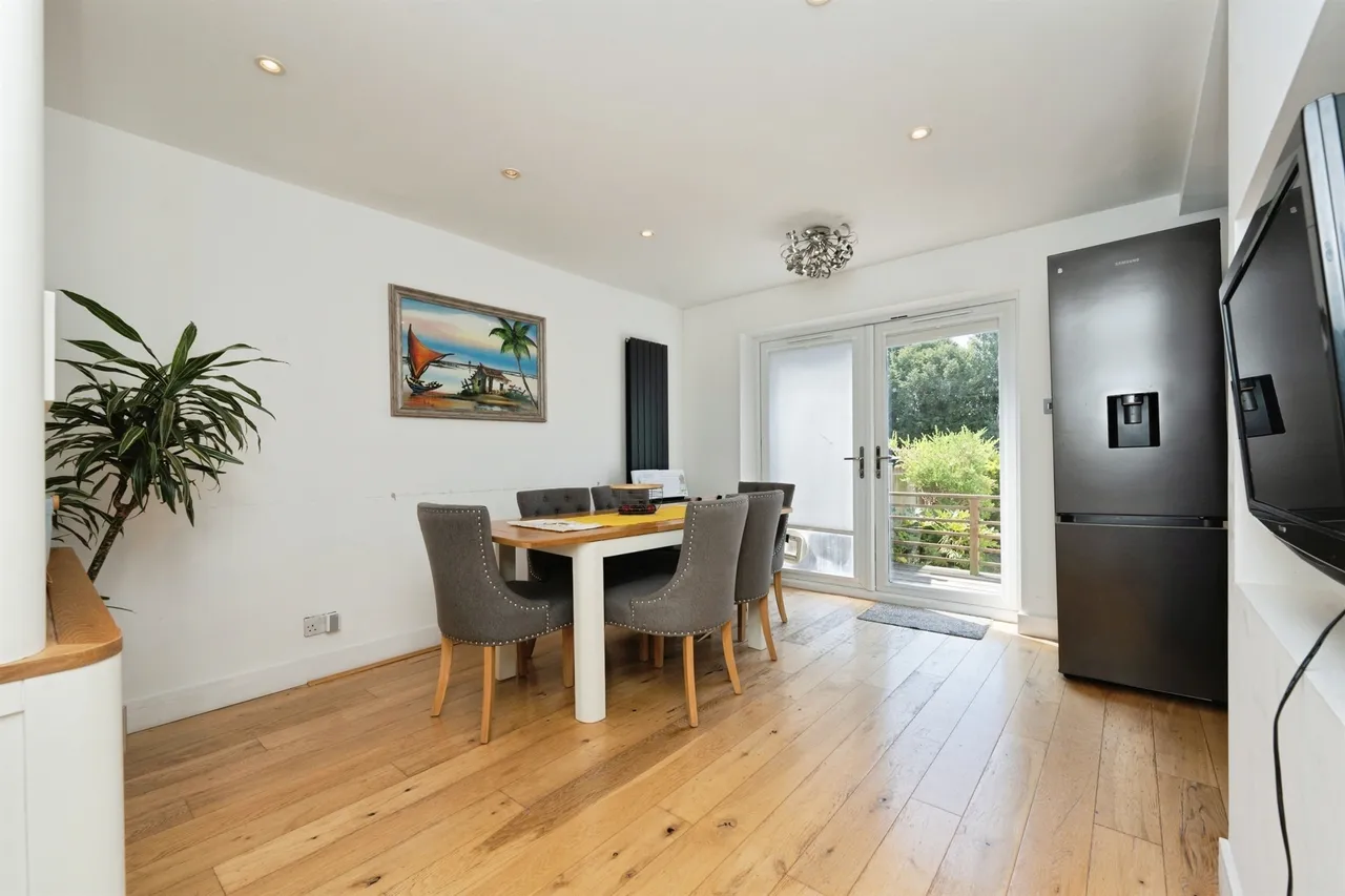 Blackwell Drive, Watford, photo 3