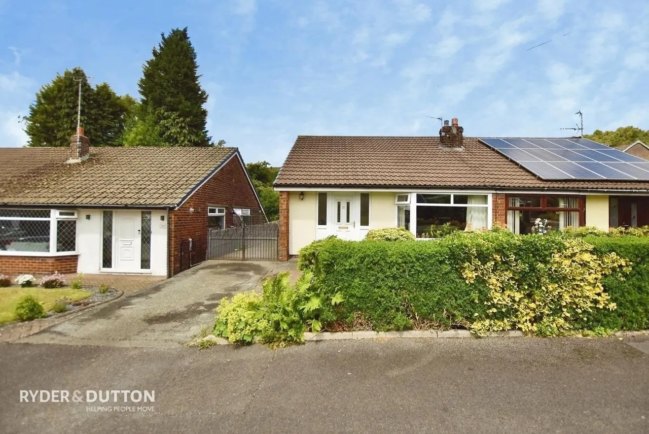 2 bed house for sale, Jordan Avenue, Shaw, OL2