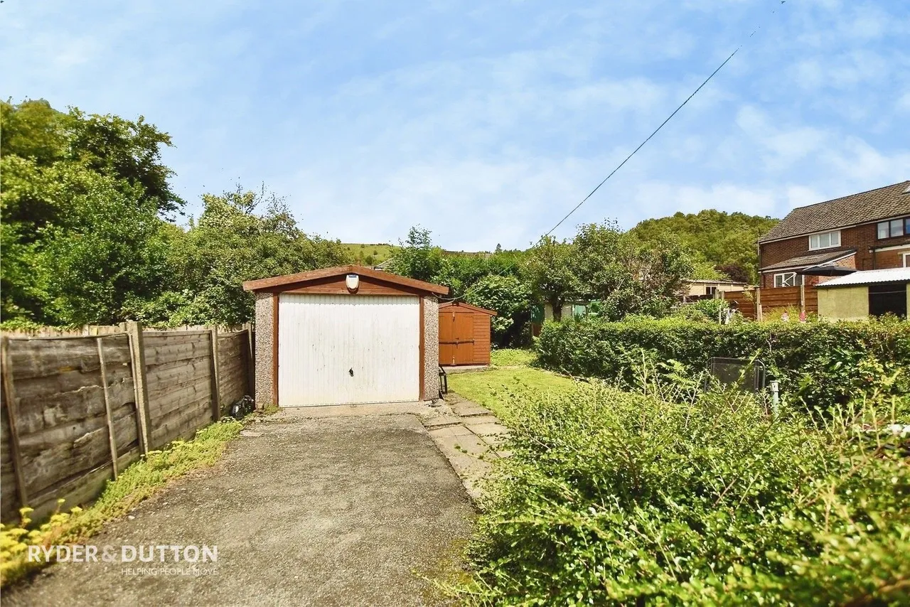 Jordan Avenue, Shaw, OL2, photo 14