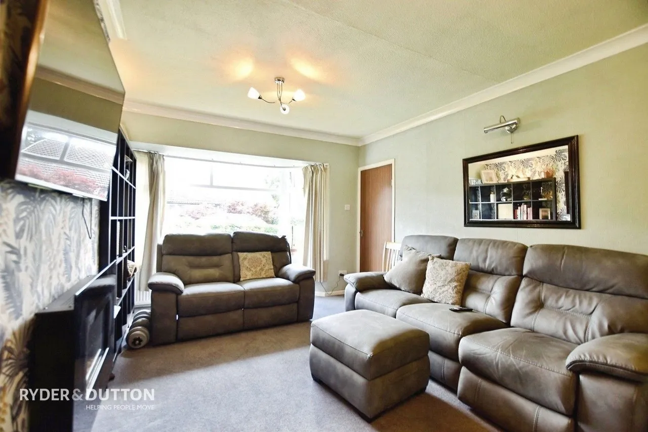 Jordan Avenue, Shaw, OL2, photo 6