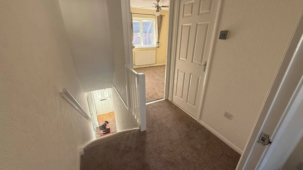 Rogers Close, PO12, photo 13