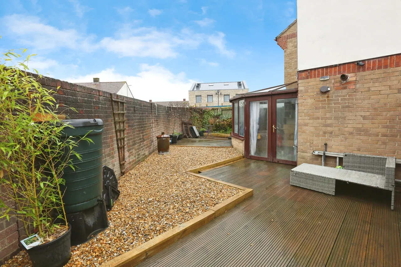 Rogers Close, PO12, photo 15