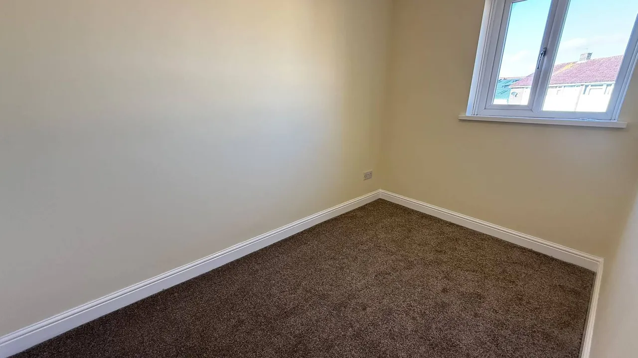Rogers Close, PO12, photo 11