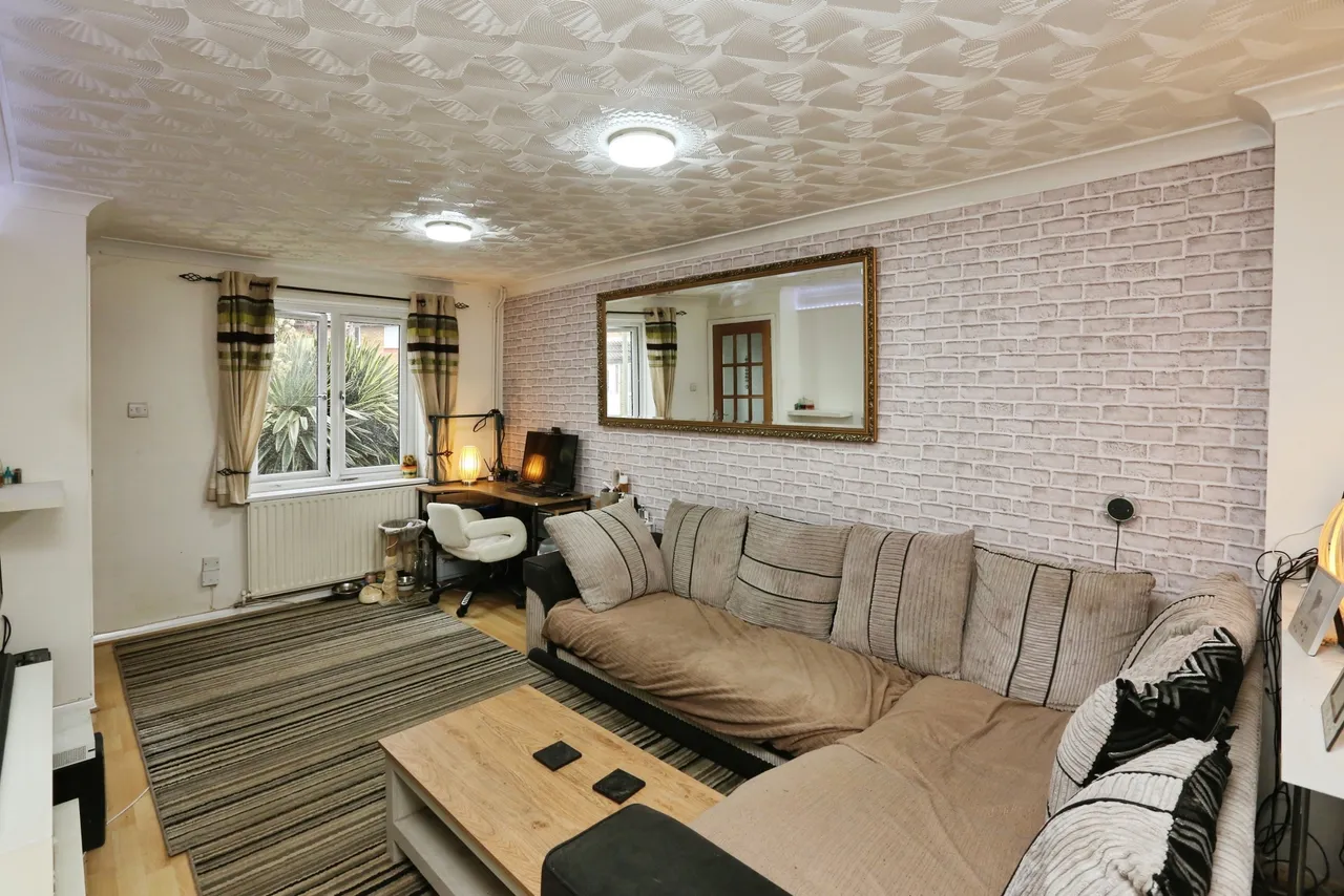 Rogers Close, PO12, photo 4