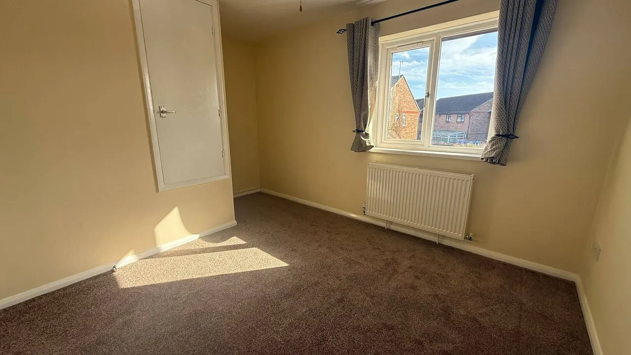 Rogers Close, PO12, photo 6