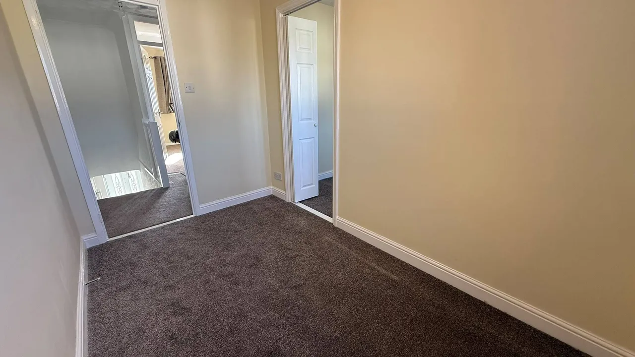 Rogers Close, PO12, photo 8